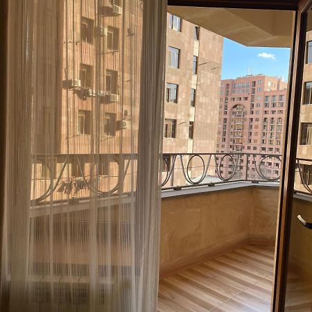 Apartament Superior Apt. With Balcony On Aram Street Erywań Zewnętrze zdjęcie
