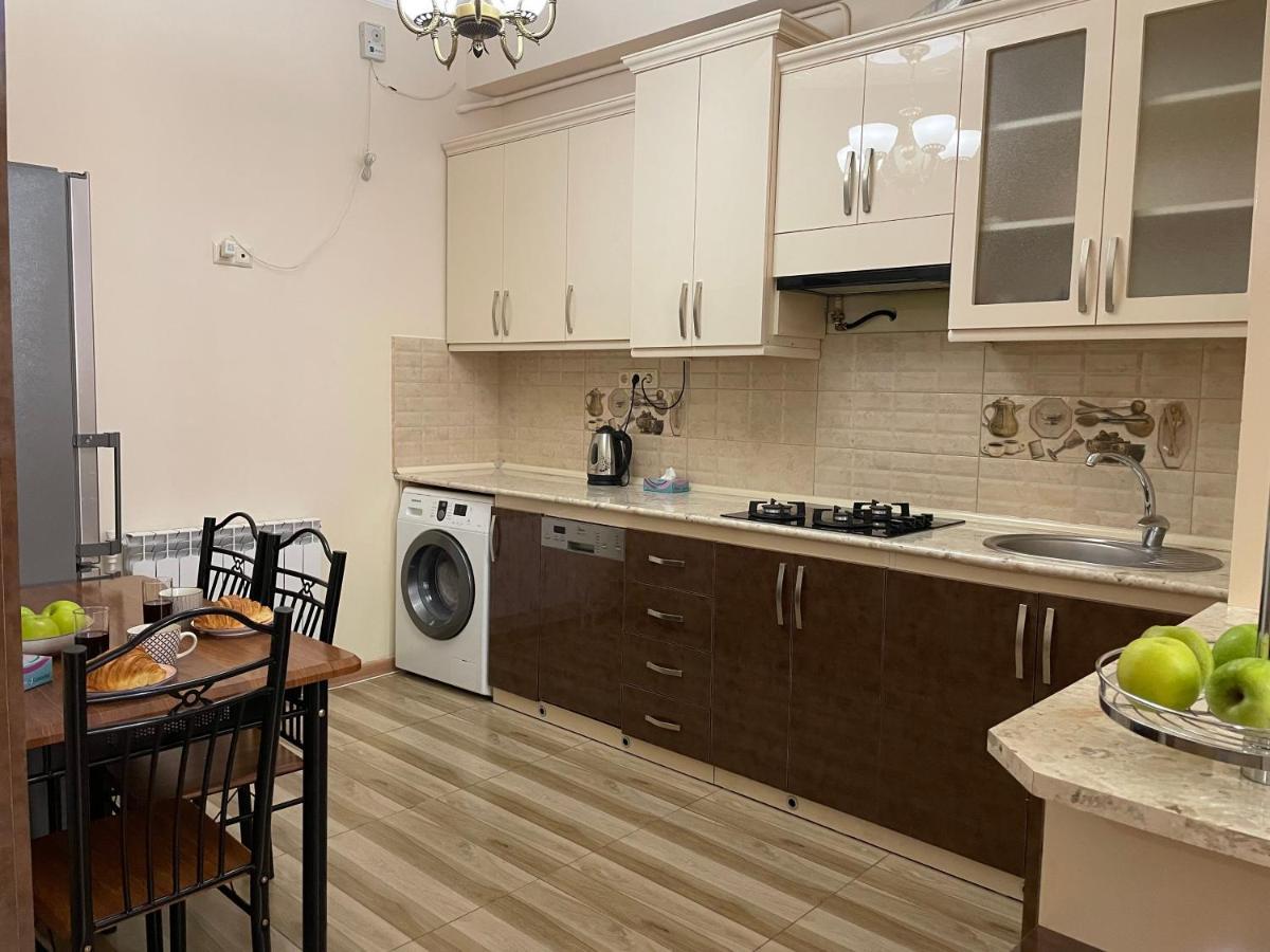Apartament Superior Apt. With Balcony On Aram Street Erywań Zewnętrze zdjęcie