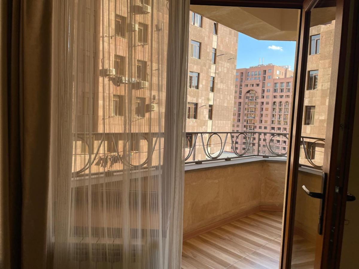 Apartament Superior Apt. With Balcony On Aram Street Erywań Zewnętrze zdjęcie