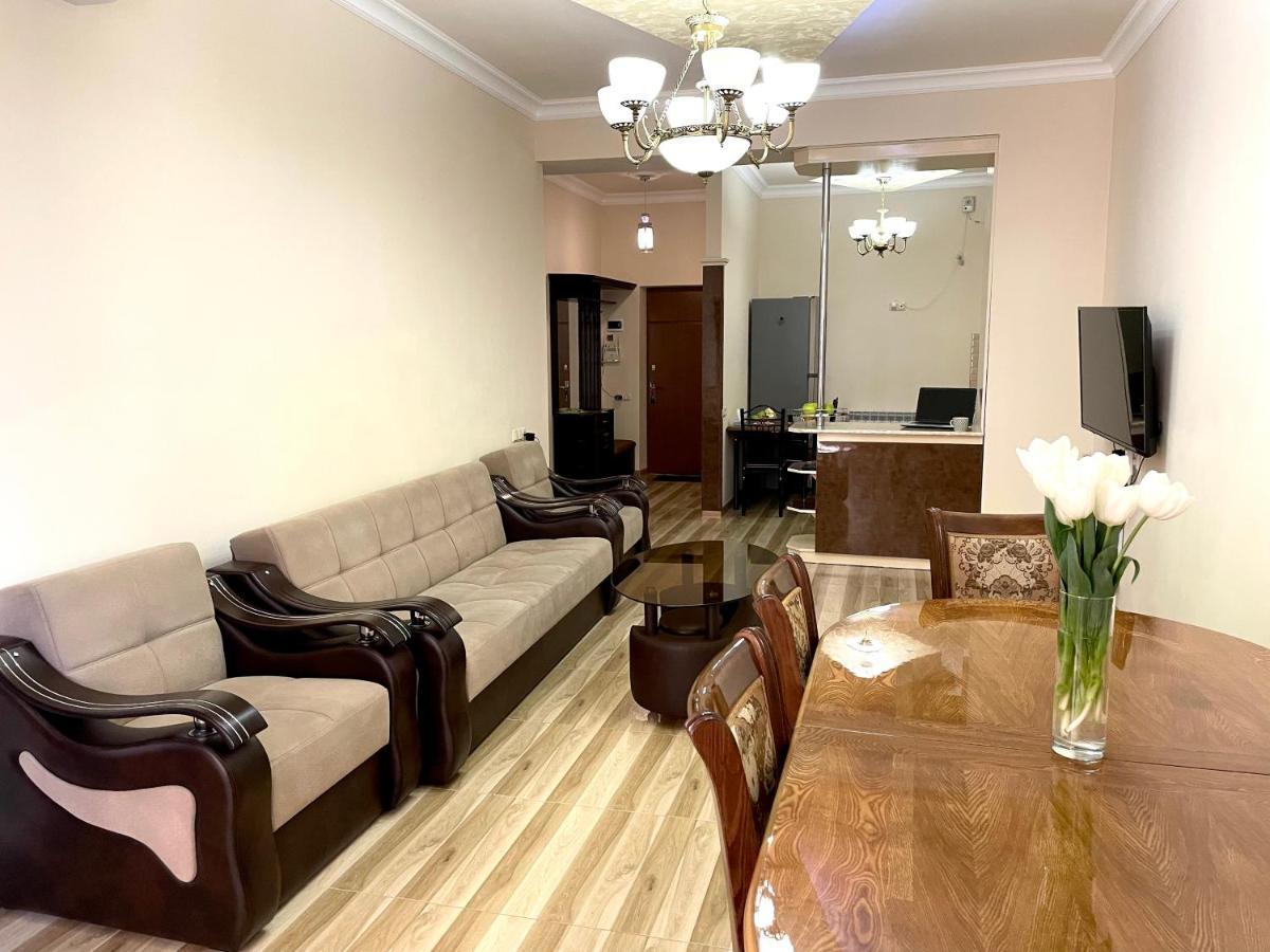 Apartament Superior Apt. With Balcony On Aram Street Erywań Zewnętrze zdjęcie