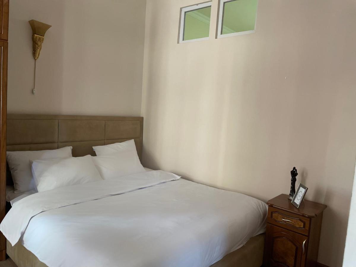 Apartament Superior Apt. With Balcony On Aram Street Erywań Zewnętrze zdjęcie