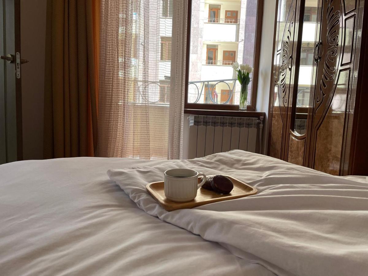 Apartament Superior Apt. With Balcony On Aram Street Erywań Zewnętrze zdjęcie