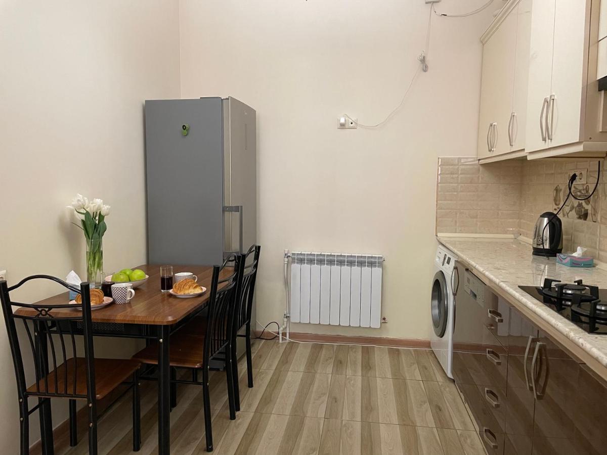 Apartament Superior Apt. With Balcony On Aram Street Erywań Zewnętrze zdjęcie