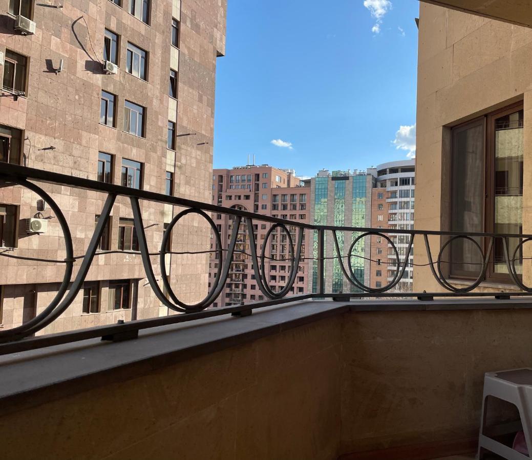 Apartament Superior Apt. With Balcony On Aram Street Erywań Zewnętrze zdjęcie